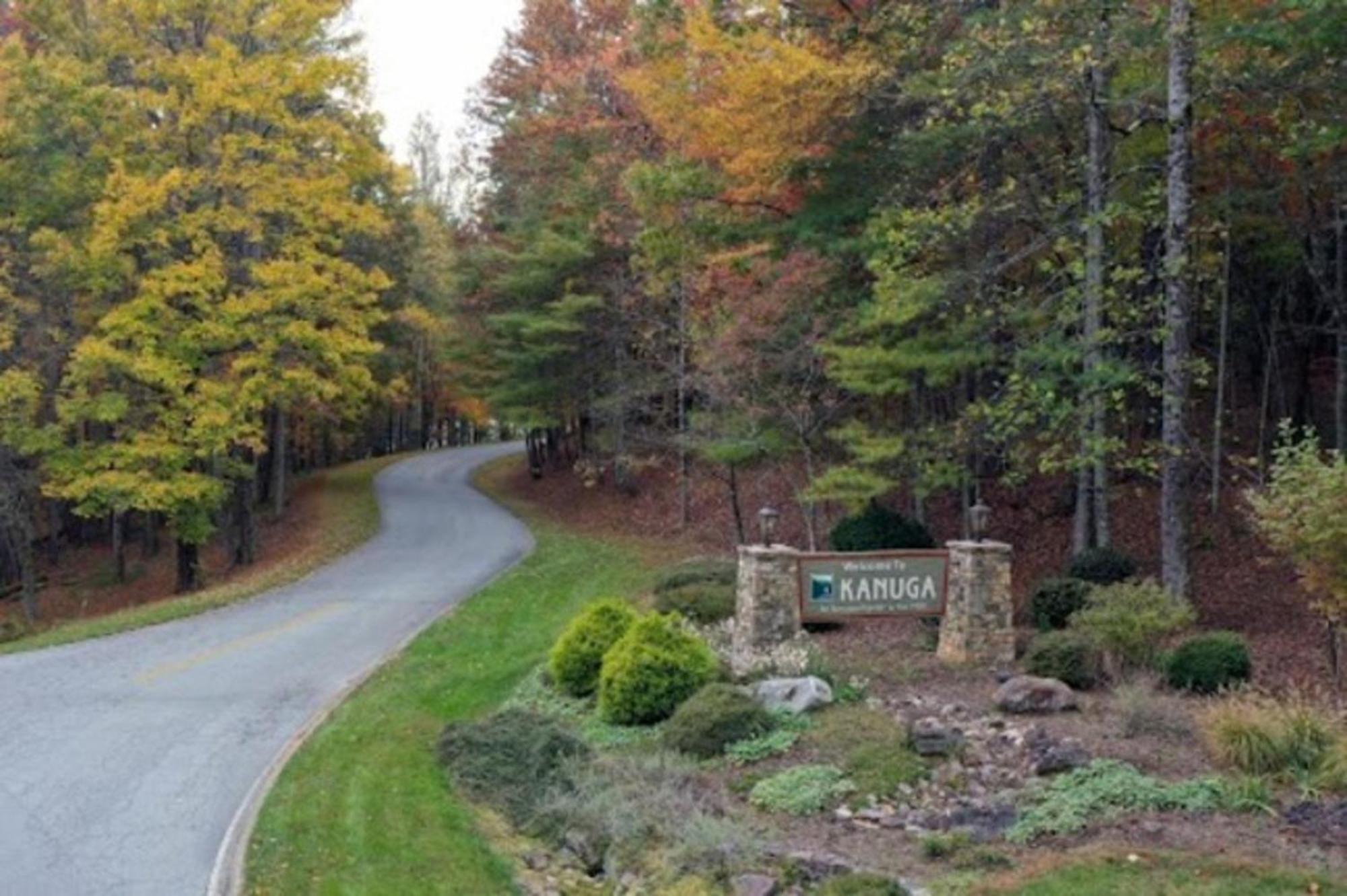 Kanuga Inn & Lodging 亨德森维尔 外观 照片